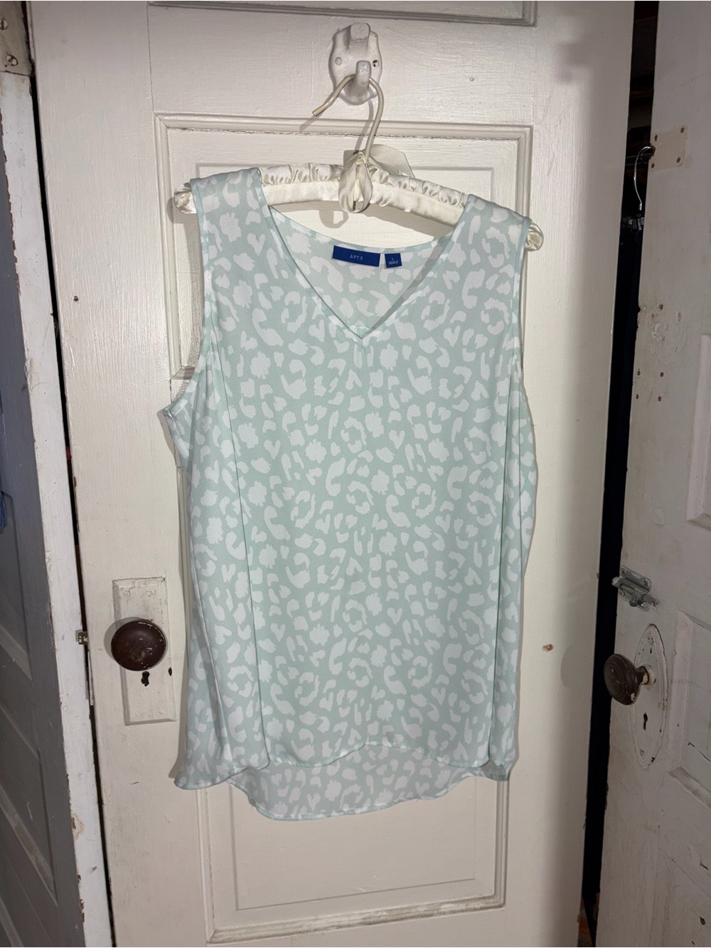Apt. 9 Mint and White Leopard-Print V-Neck Sleeveless Camisole